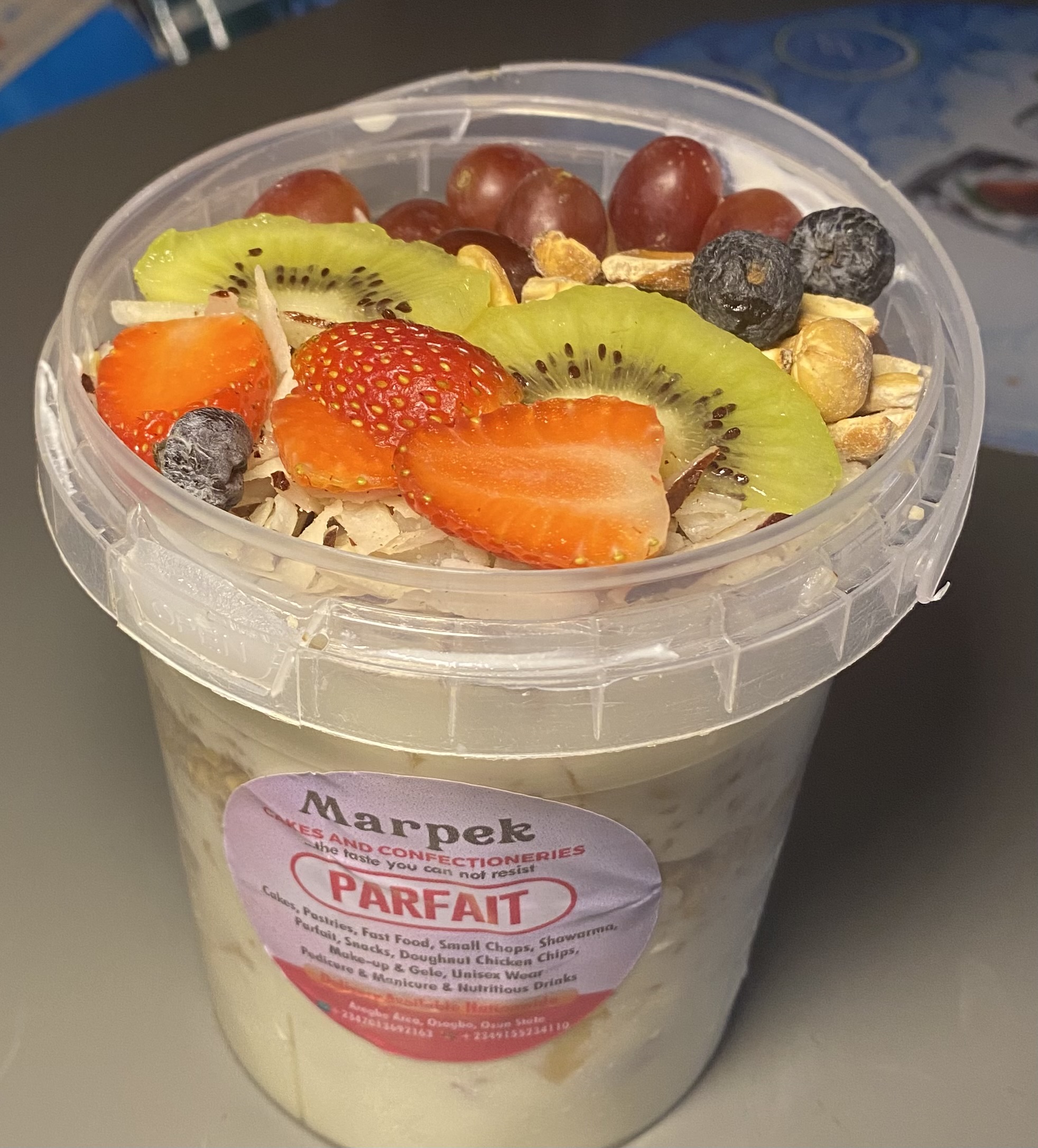 Yoghurt/fruit parfait